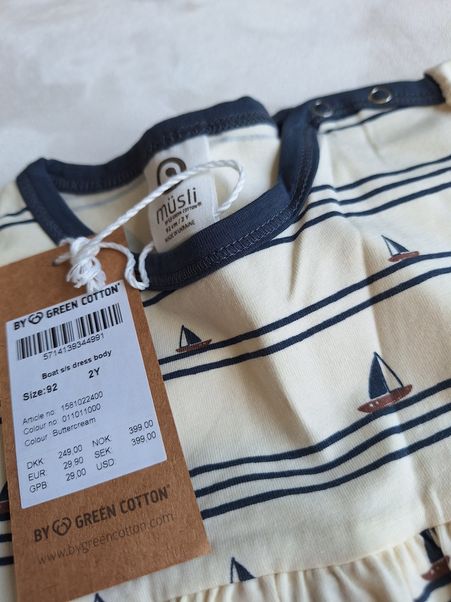 Šaty krátký rukáv