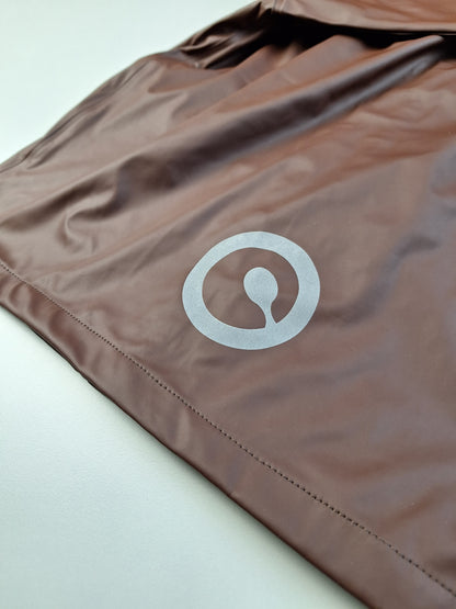 Tmavě hnědá bunda do deště s reflexními prvky