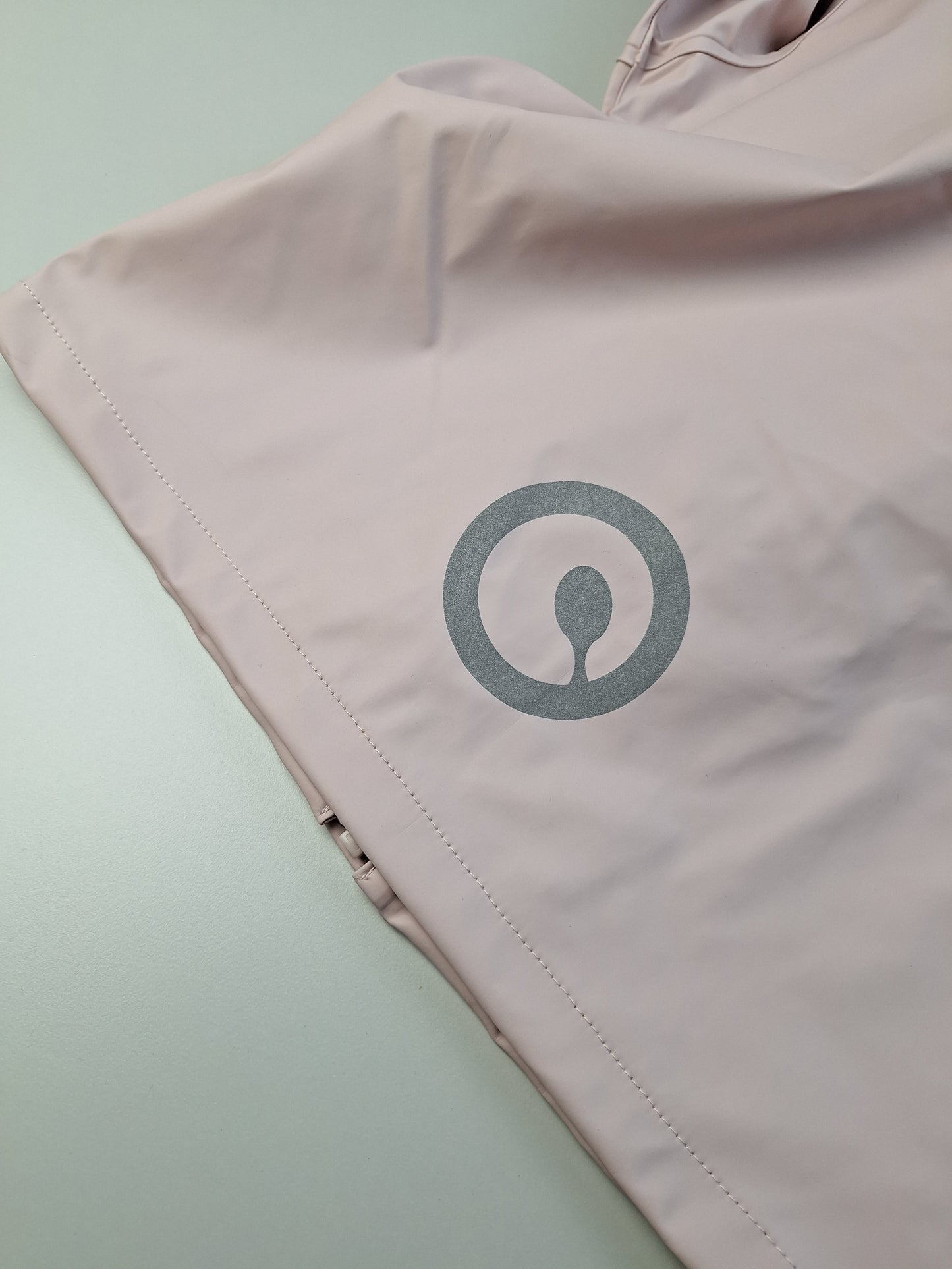 Pastelově růžová bunda do deště